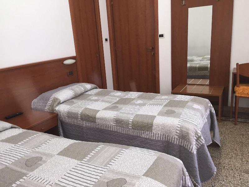 Hotel Lora Rda Luxury Бордігера Екстер'єр фото