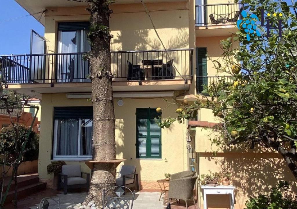 Hotel Lora Rda Luxury Бордігера Екстер'єр фото