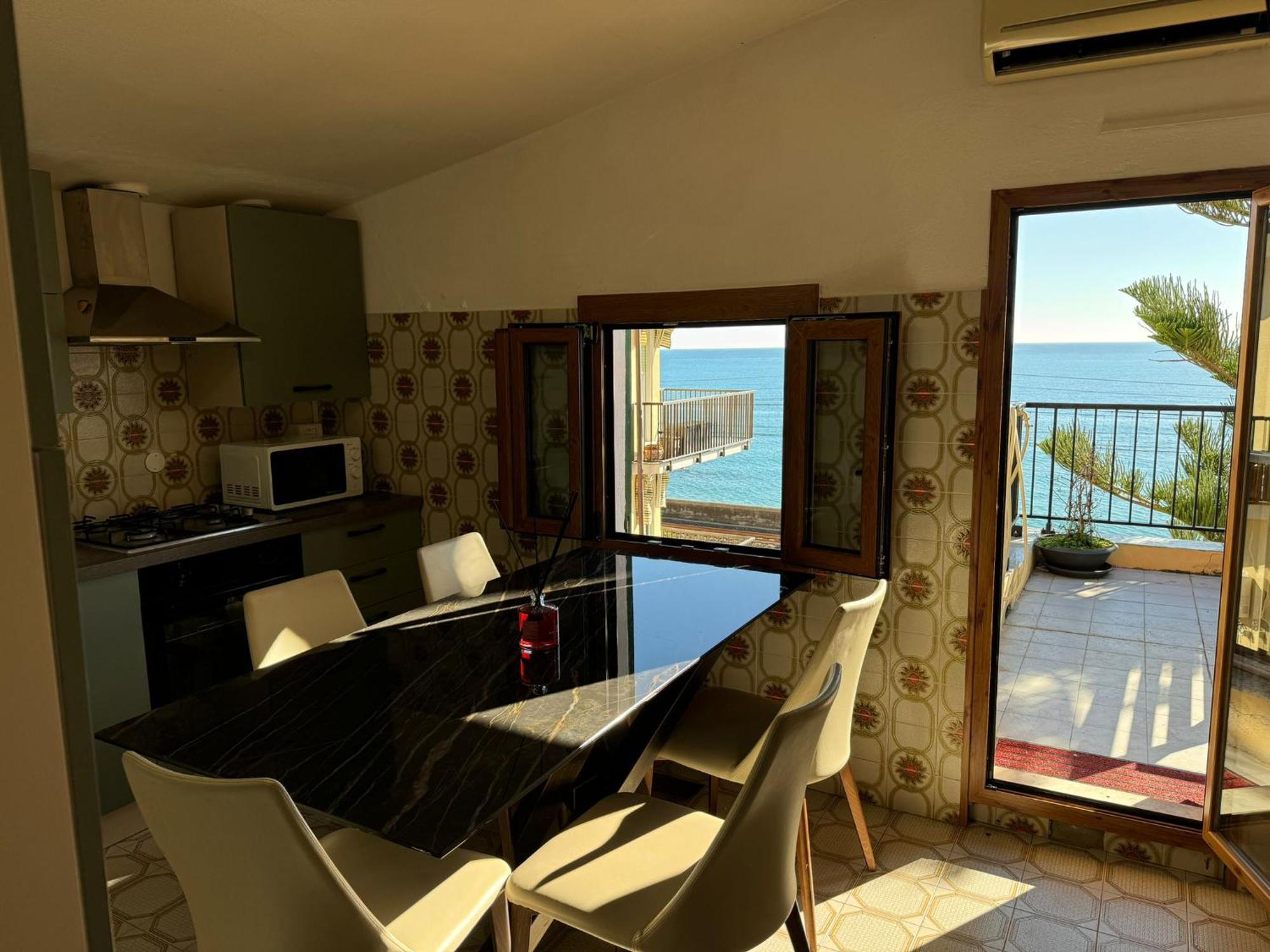 Hotel Lora Rda Luxury Бордігера Екстер'єр фото