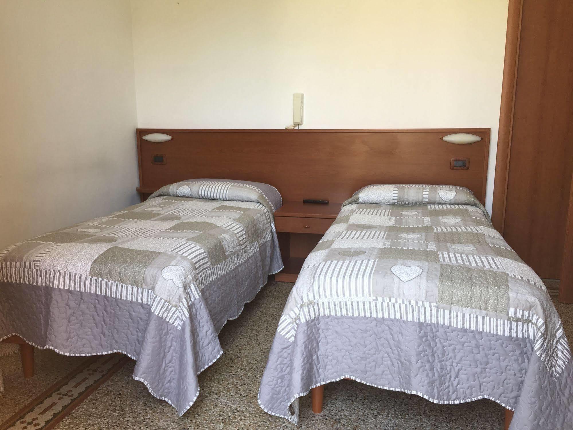 Hotel Lora Rda Luxury Бордігера Екстер'єр фото